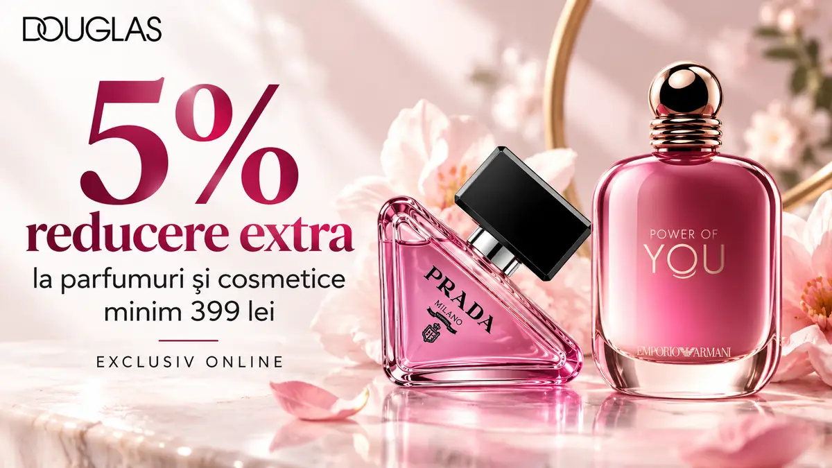 Două parfumuri roz Prada și Armani, cu flori, logo Douglas și mesajul 5% reducere extra.