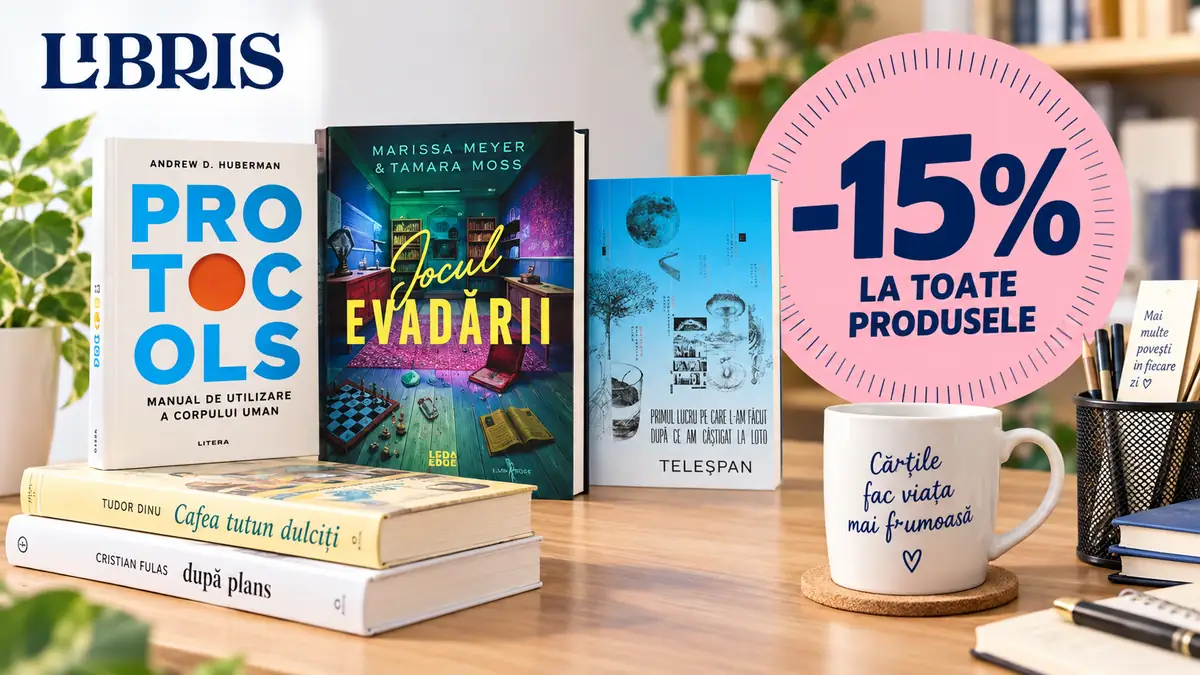 Cărți Libris expuse pe birou, alături de o cană și un cerc roz cu mesajul „-15% la toate produsele”.