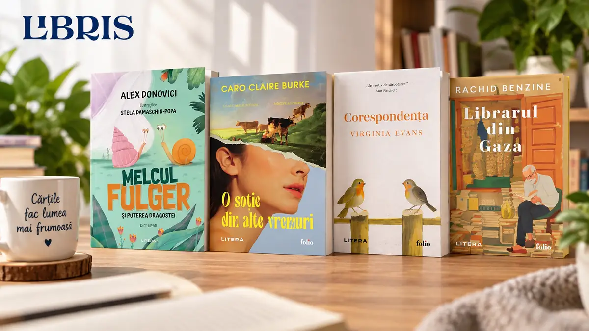 Patru cărți Litera expuse pe masă, cu logo Libris în colț și o cană albă, într-un decor luminos cu plante.