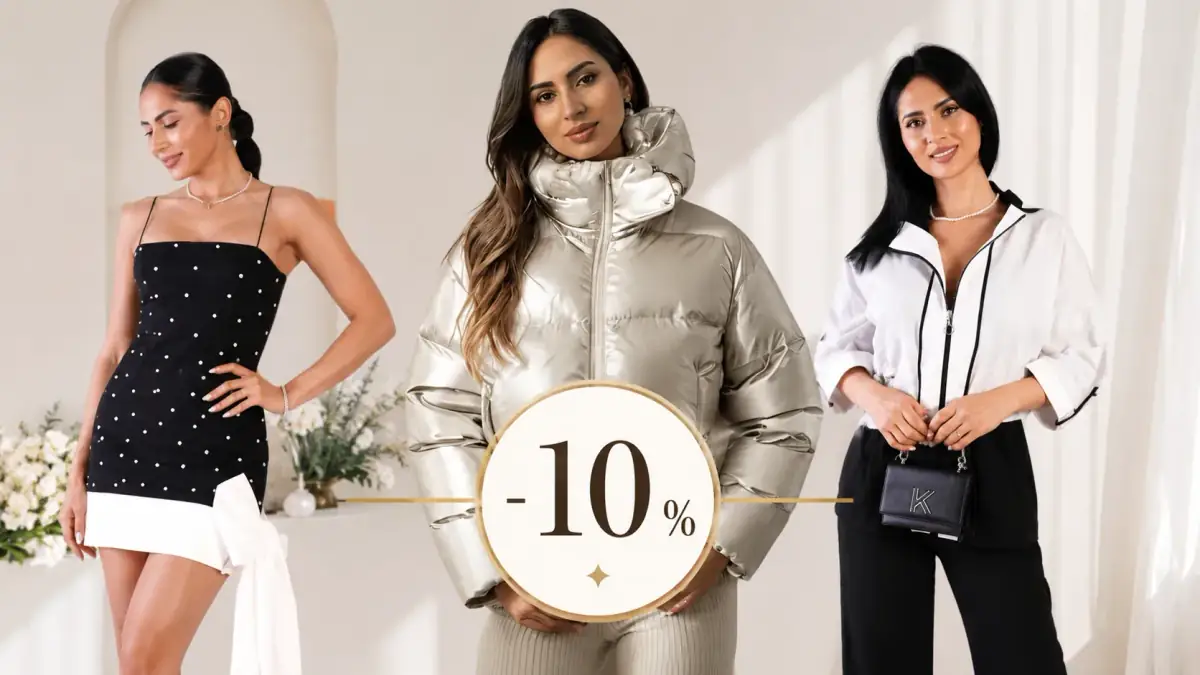 Trei modele prezintă ținute elegante și casual pentru femei, alături de un simbol central cu reducere de 10% la modă.