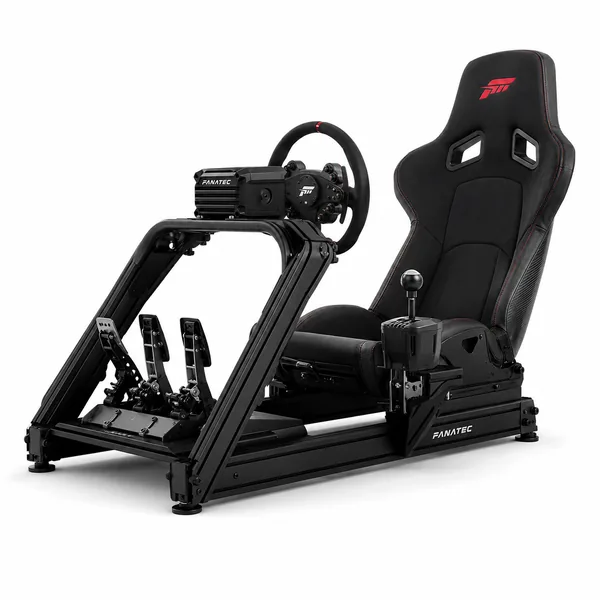 Cockpit de gaming tip simulator auto Fanatec, negru, cu scaun sport, volan, pedale și schimbător de viteze, prezentat pe fundal alb.