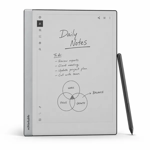 Tabletă ePaper reMarkable cu ecran pentru notițe digitale și stylus, prezentată pe fundal alb.