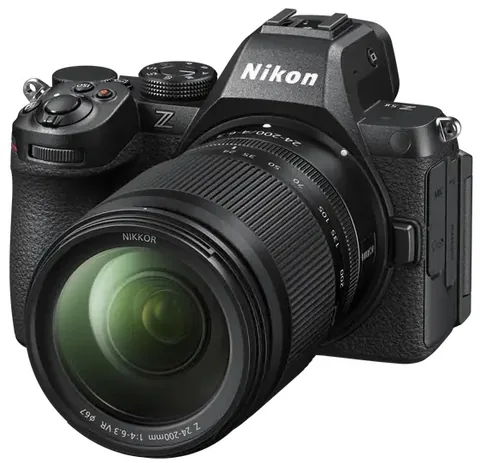 Nikon Z5II Nikkor Z 24-200mm f/4-6.3 VR