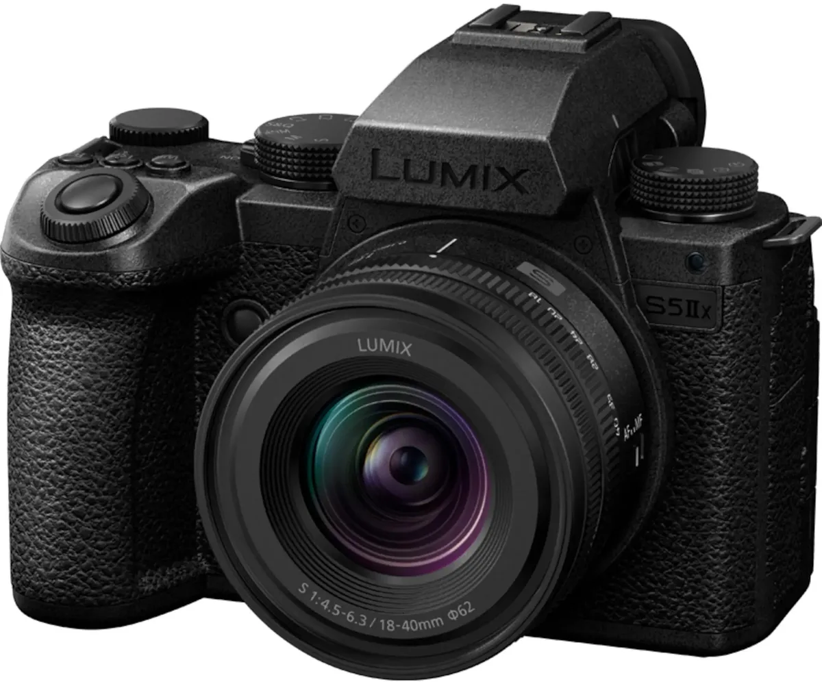 Panasonic Lumix S5IIX DC-S5M2XN + Lumix S 18-40mm f/4.5-6.3