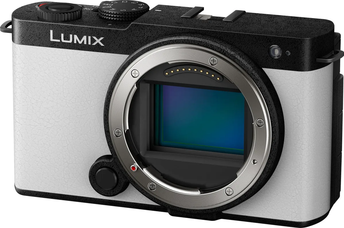 Panasonic Lumix S9 Smokey White
