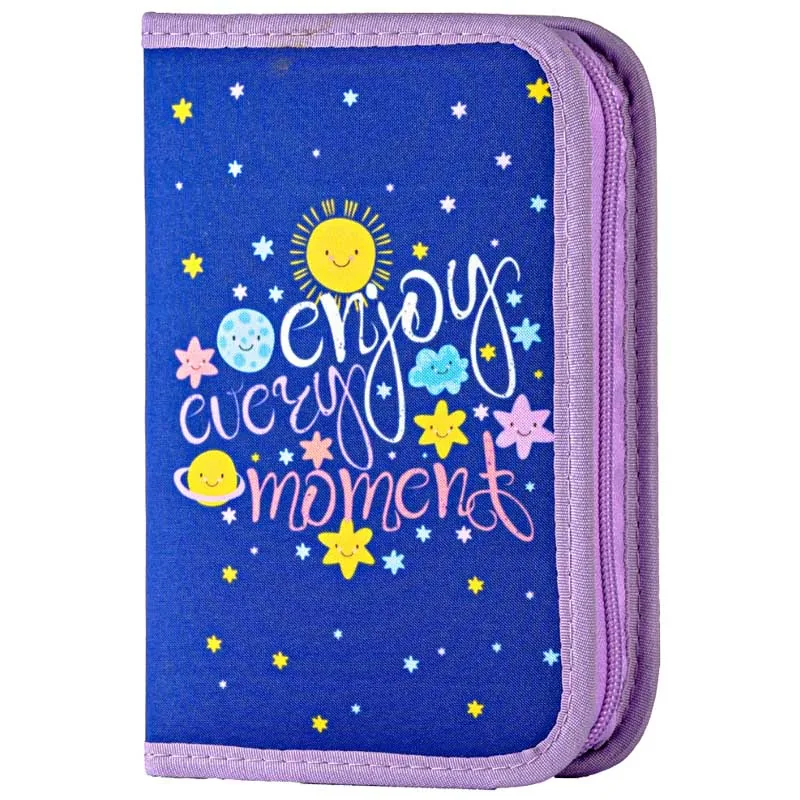 Penar Neechipat Daco Univers Vesel Mov Multicolor 1 Fermoar 2 Extensii 19.5x13x4cm